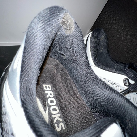 Brooks Adrenaline GTS Black White Women’s Running Shoes Size 7.5 - Picture 12 of 17